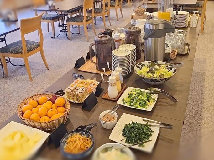 Food & Drinks 4, Hotel Cerulean Alpine, Otari
