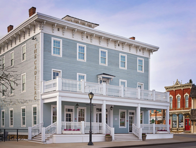 Exterior & Views