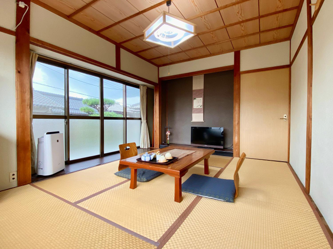 Others 2, 五作荘, Takahama