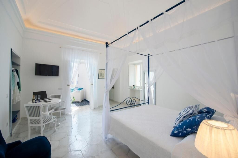 Room 5, Terrazza Zaffiro, Salerno