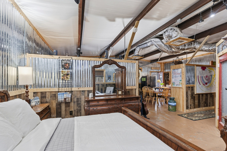 Room, Cupid - Reindeer Ranch At Round Top Cabin, Fayette