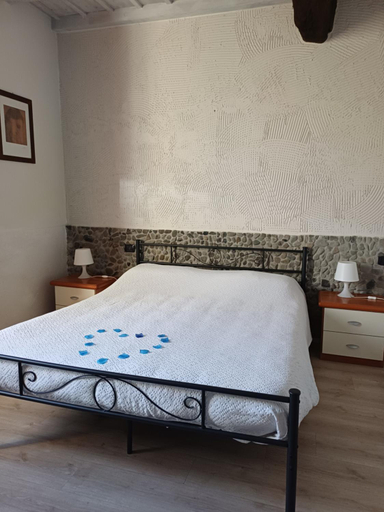 Bedroom 1, Appartamento in storica Cascina Lombarda Cusago Rho-Fiera-San-Siro, Milano