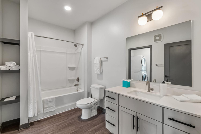 4, CozySuites at AYR, Marion
