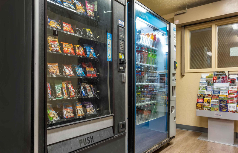 Food & Drinks 5, Extended Stay America Suites - Pittsburgh - Carnegie, Allegheny
