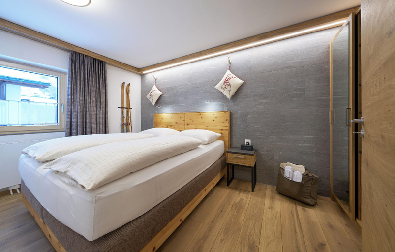 Bedroom 2, Aparthotel Grischuna, Inn