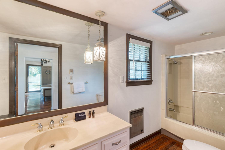 Bathroom, Amber Cabin by AvantStay, Jefferson