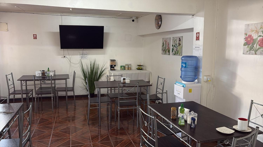 Food & Drinks 3, Hostal CECIL +, Huasco