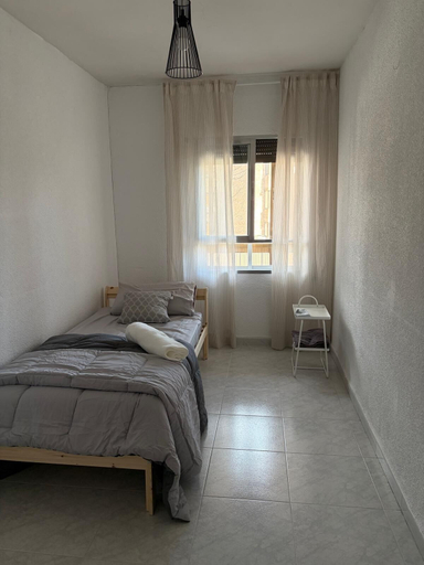 Room 2, ApartaHotel Achicoria, Madrid