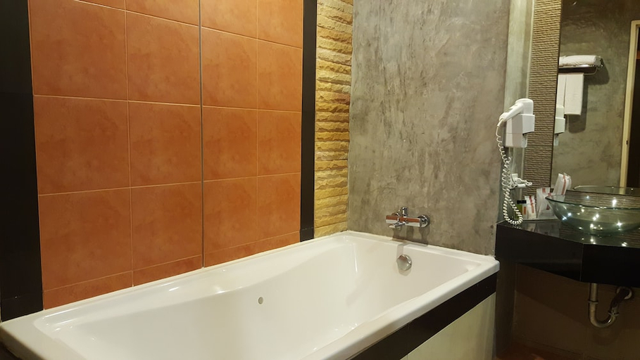 Bathroom 4, Prima Hotel Pattaya, Pattaya