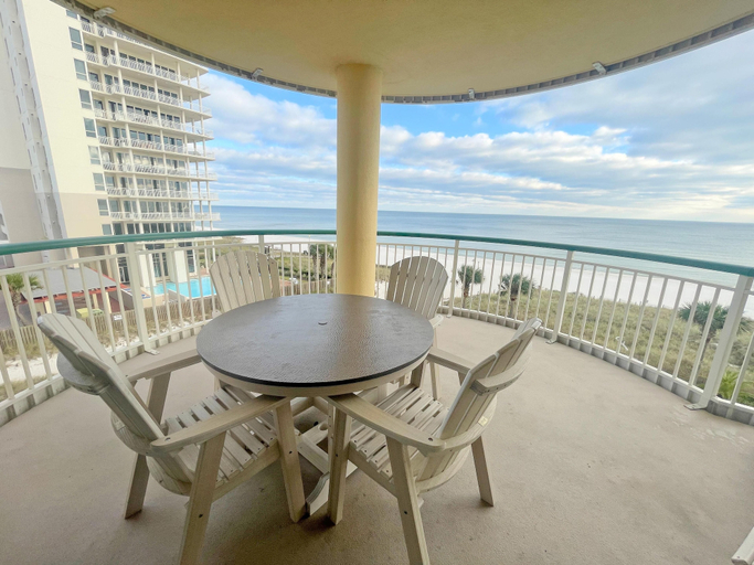 Outdoor dining 4, Beach Colony East 3B, Escambia