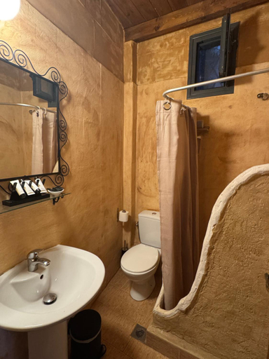 Bathroom 3, Anemoessa, Peloponnese
