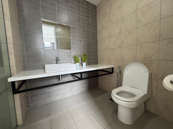 Bathroom 4, The Robertson Bukit Bintang by Wowhome , Kuala Lumpur
