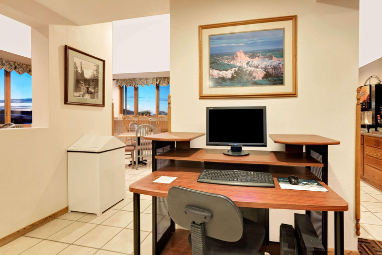 Others, Super 8 by Wyndham Spearfish, Lawrence