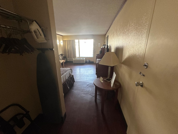 Bedroom 3, Hotel Red Rose, Alleghany