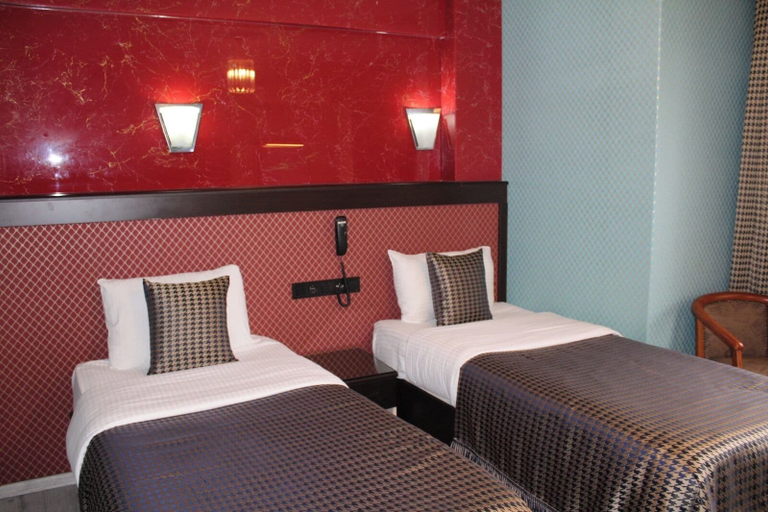 Bedroom 4, Hotel Falcon, Fatih