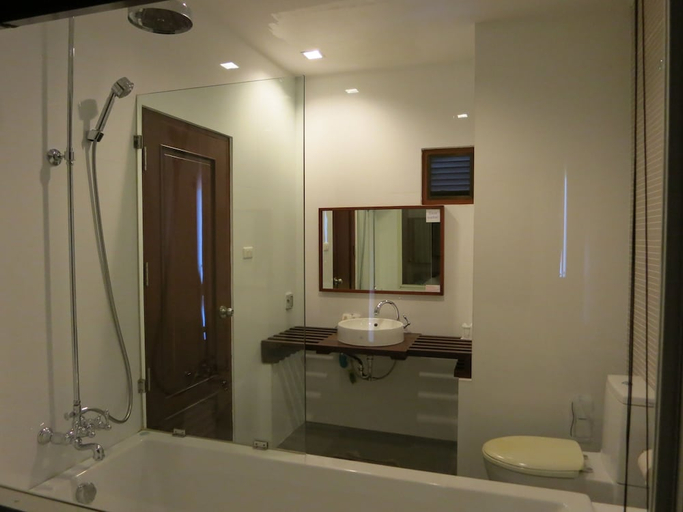 Bathroom 5, Islanda Resort Hotel, K. Ko Kut