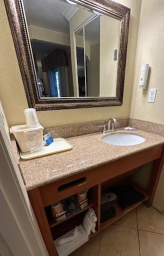Bathroom, Quality Inn & Suites, Santa Cruz Mountains, Santa Cruz