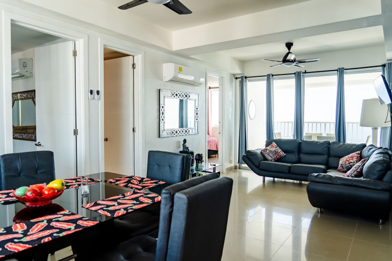 Others 4, Beachfront, Cartagena de Indias