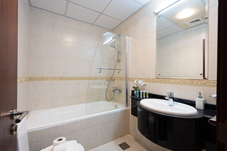 Bathroom 2, Manzil - Spacious 1BR with Marina Views, Dubai
