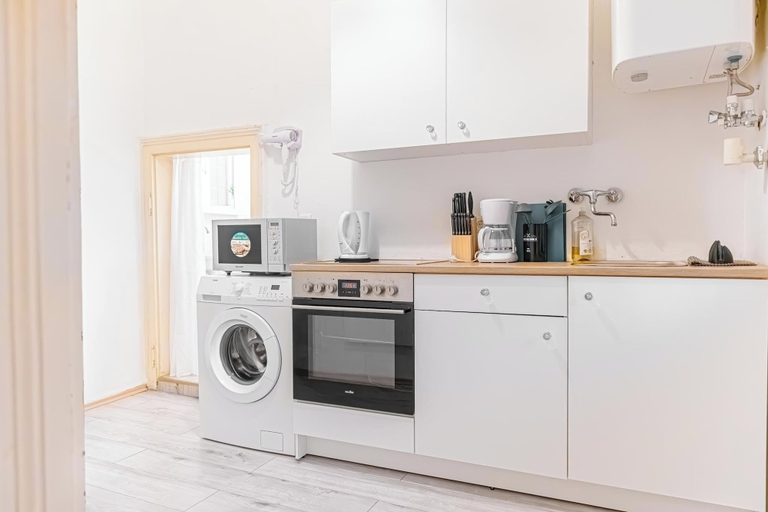 Private kitchen 4, Quick Center Access 2BR Apt For Groups, Wien