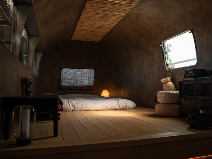 Bedroom 2, Lost Cabin, Kamogawa