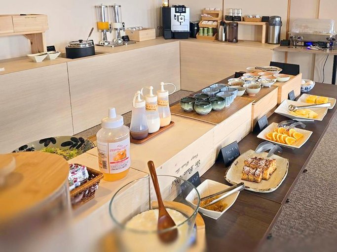 Food & Drinks 5, Hotel Cerulean Alpine, Otari