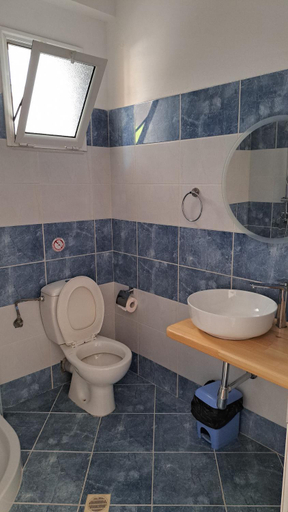 Bathroom 2, Laska Studio Apartments, Sarandës