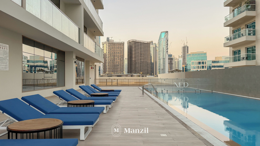 Pool 2, Manzil - Chic 2BR with Dubai Canal Views, Dubai