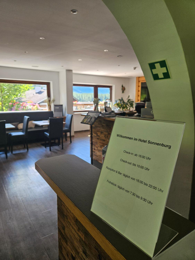 Public Area, Sonnenburg Hotel, Reutte