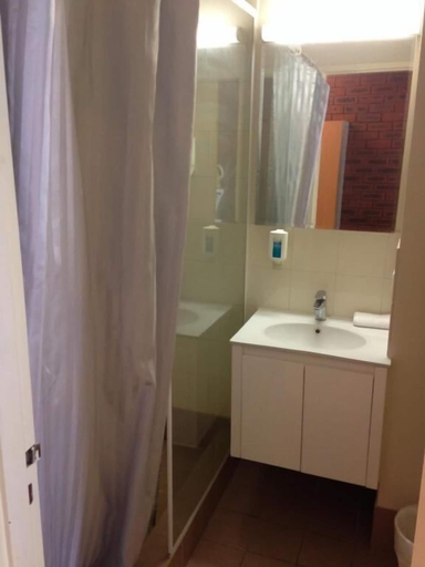 Bathroom 4, Budget Motel Midland, Swan