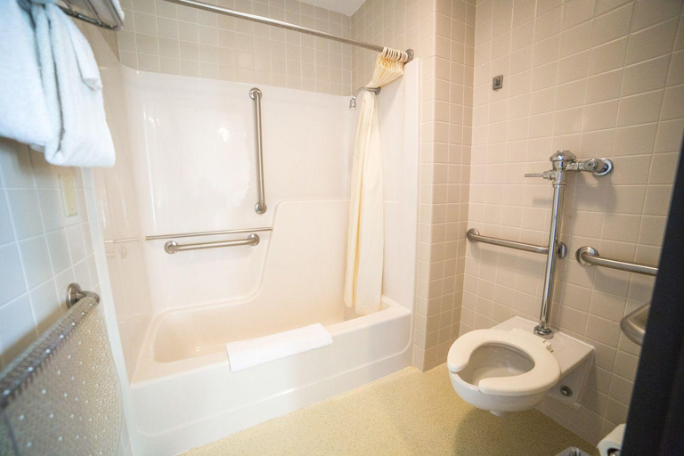 Bathroom 4, Yellowstone Motel, Edmunds