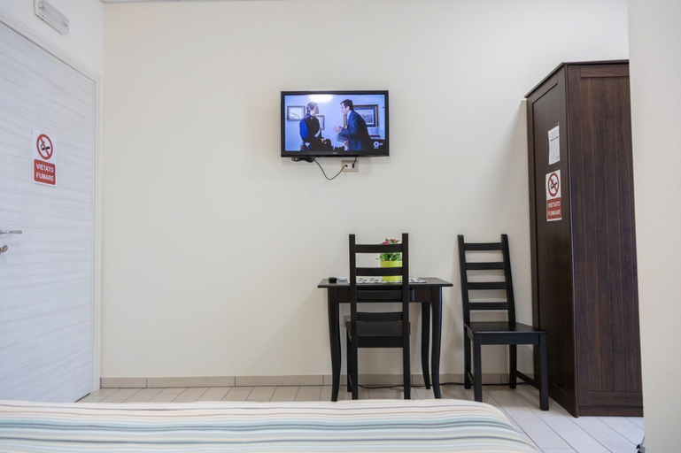 Bedroom 3, FGS SERVICE SNC "White Room", Potenza