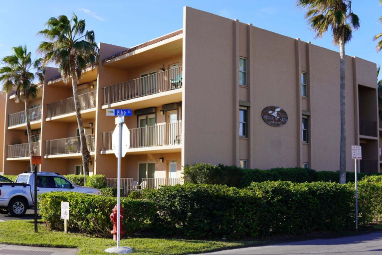 Exterior, Nothing Between You & The Beach 2 Bedroom Condo, Cameron