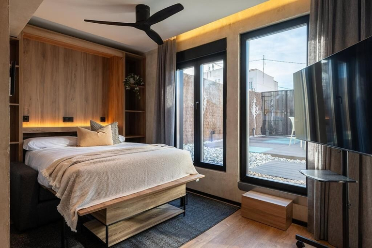 Room 5, Dobo Madrid MA24, Madrid