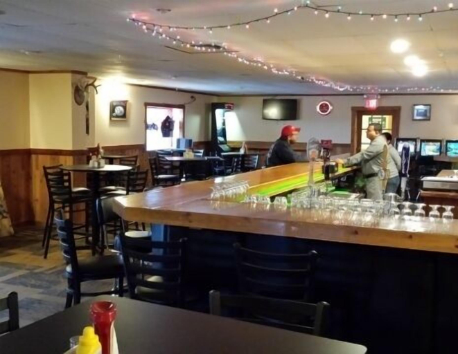 Food & Drinks 5, Inn of the Pines, Adams