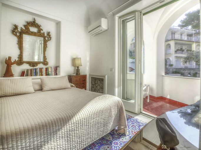 Bedroom 4, Villa Alba, Napoli
