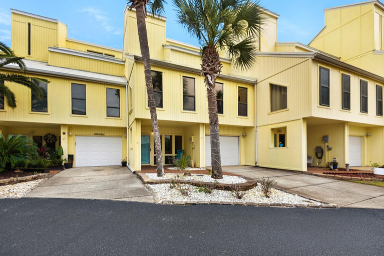 Exterior 2, Buena Vida 23, Escambia
