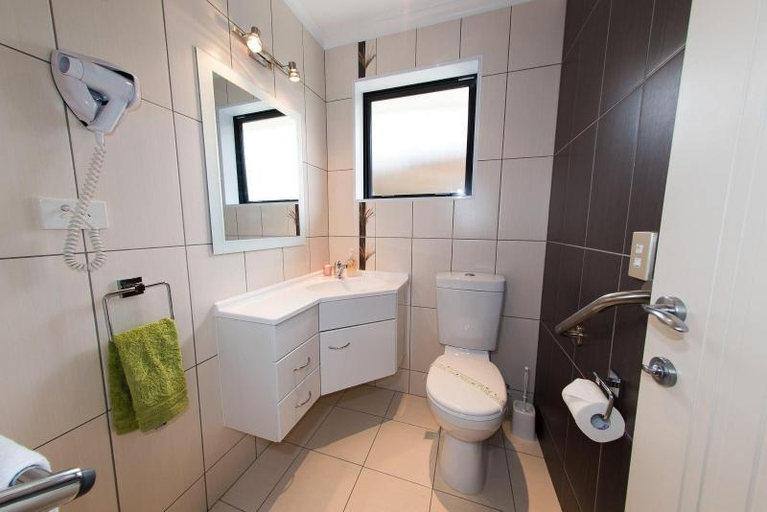 Bathroom 3, BigSky Bed and Breakfast, Waitaki