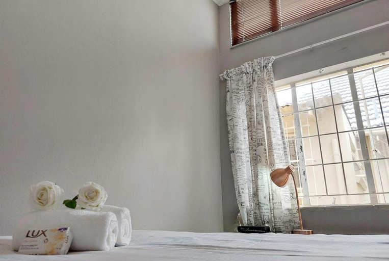 Bedroom 5, Cozy Hatfield Condo, City of Tshwane