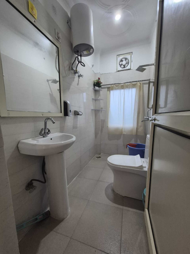 Bathroom 3, Selfie Point Hotel & Restaurant Cafe, Tehri Garhwal