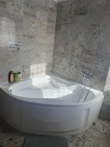 Bathroom 3, Il Castelletto di Gomo, Pavia