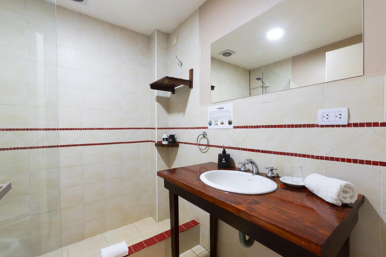 Bathroom 4, Beer Hotel Iguazú, Iguazú