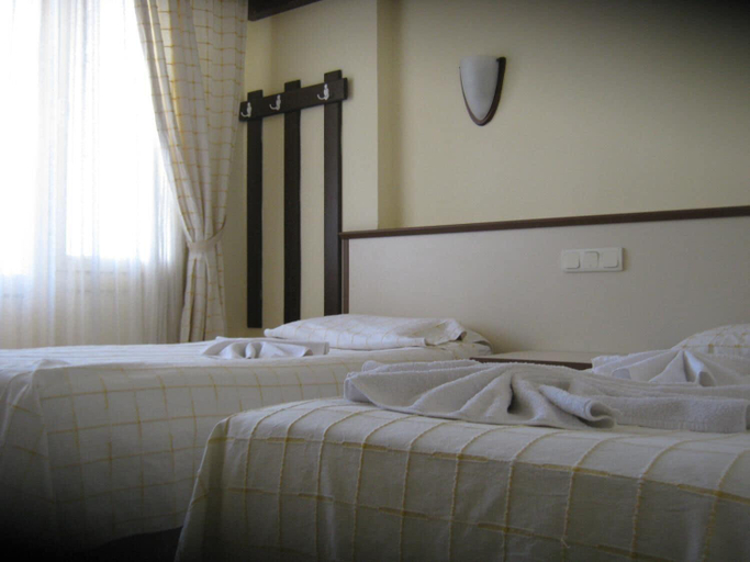 Bedroom 2, Oya Apartments, Kuşadası