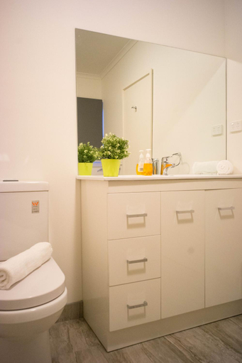 Bathroom 3, MP Beach Club, Melbourne