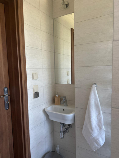 Bathroom 3, Swiat Jezior, Mrągowo