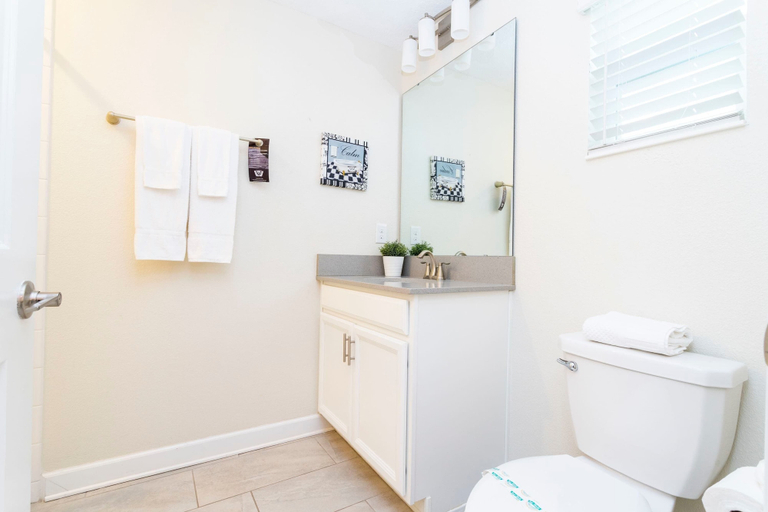 Bathroom 4, Magnificent 5Bd w/ Pool @ Storey Lake 4800, Osceola