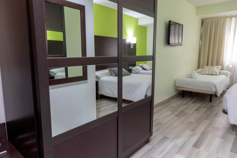 Room 2, Hotel Cardeña by gaiarooms, Burgos