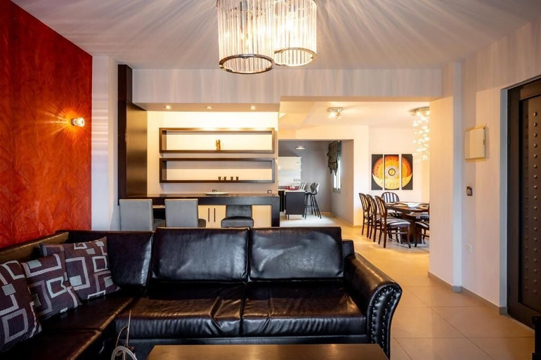Others 5, Villa Miami, Crete