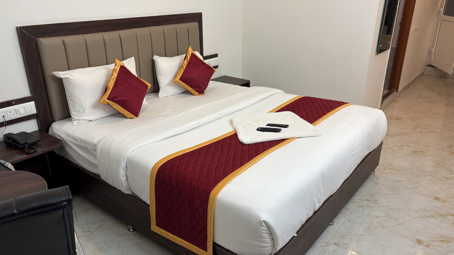 Room 5, Hotel Elevate Inn Bangalore Airport, Bangalore
