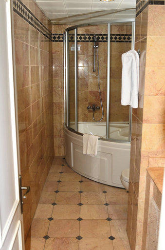 Bathroom 5, By Karaaslan Inn, Kuşadası